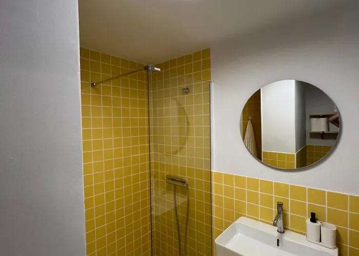 Stylish Ideal For Couples Or Small Families