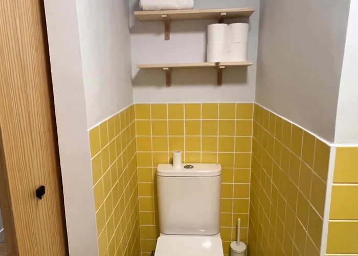 Stylish Ideal For Couples Or Small Families *